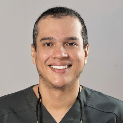 Dr. Daniel Vivas